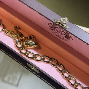 Juicy Couture Heart & J Charms Gold Tone Cuban Link Bracelet 7.1/4” Toggle W/Box